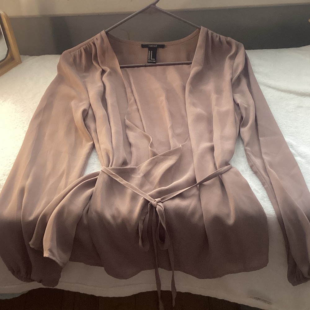 Forever 21 Mauve Tie-Front Dress Shirt - Medium - Cute & Chic!